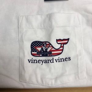 Men’s vineyard vines long sleeve T-shirt